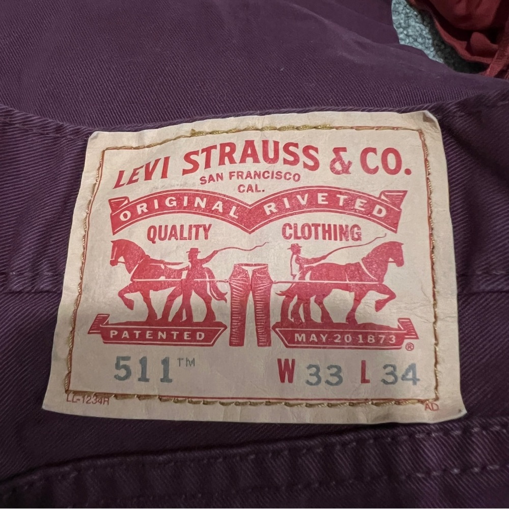 Men’s Levi Strauss Maroon Pants 511 W33 L34